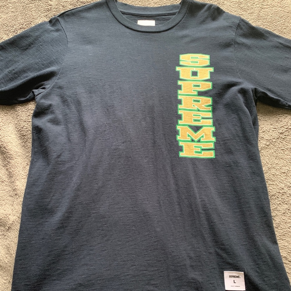 Supreme “logo” tee